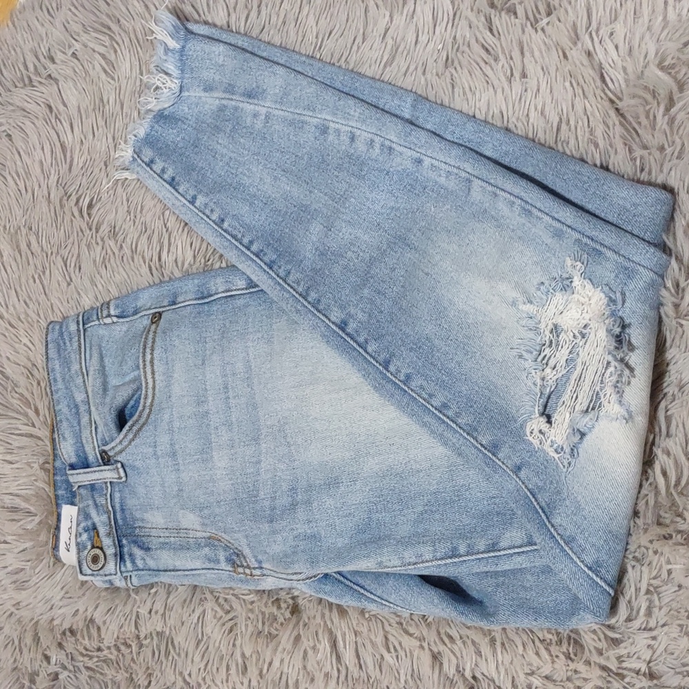 Kancan distressed jeans.